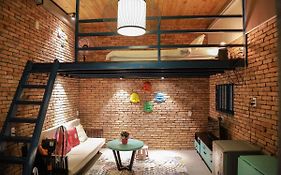 Stay&chill - S.1: Ancient Studio Nearby Bui Vien Guest House